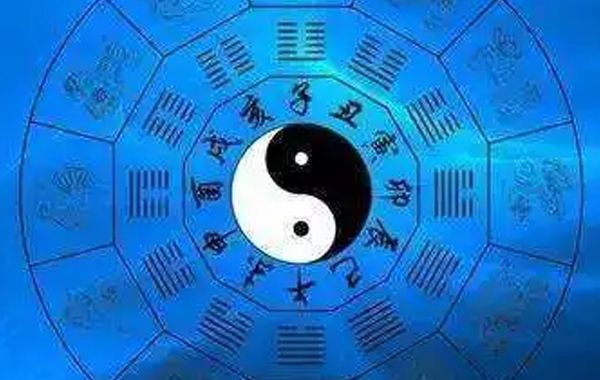 将易学的思想引入《道德经》：崇道皇帝注解《道德经》的易学蕴含