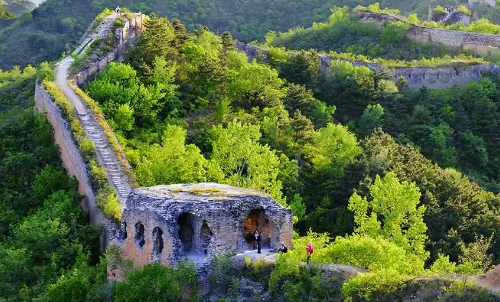 川北古阆中城以风水思想为指导选择兴建,格局完整，成为古人选址之佳例